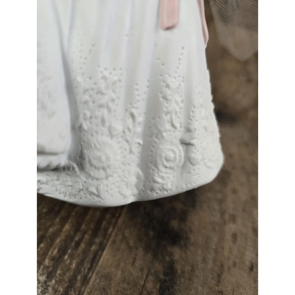 Vintage House of Lloyd 1991 Porcelain Bride Figurine White Wedding Gown Veil 9in